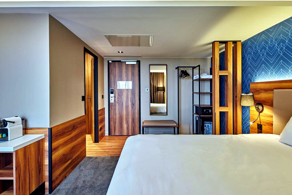 Transfers from Beauvais Airport to Hotel Elysee